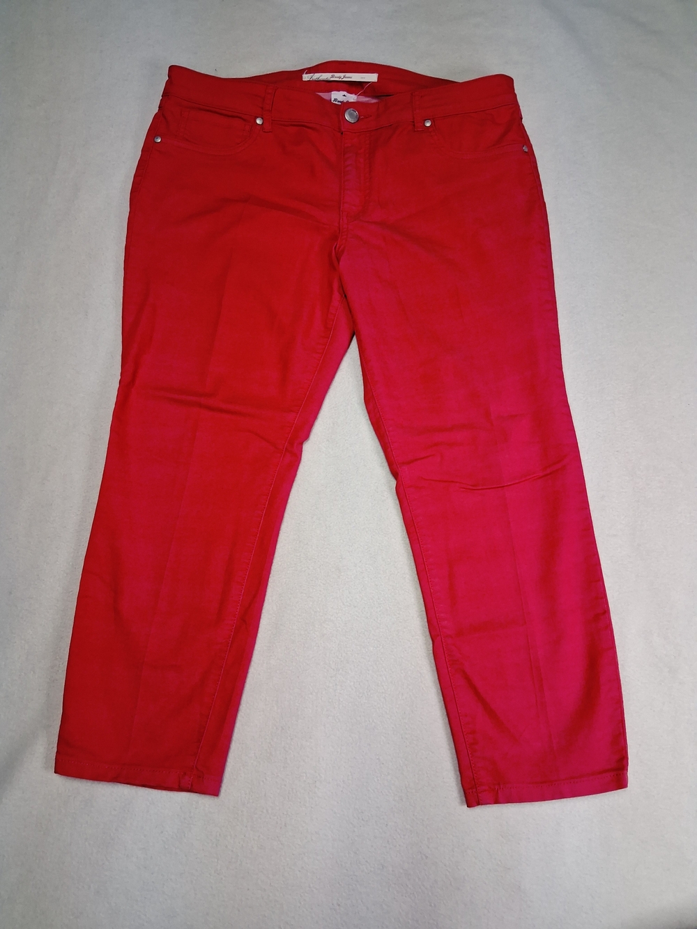 Women's Cropped Ankle Pants in Bright Red